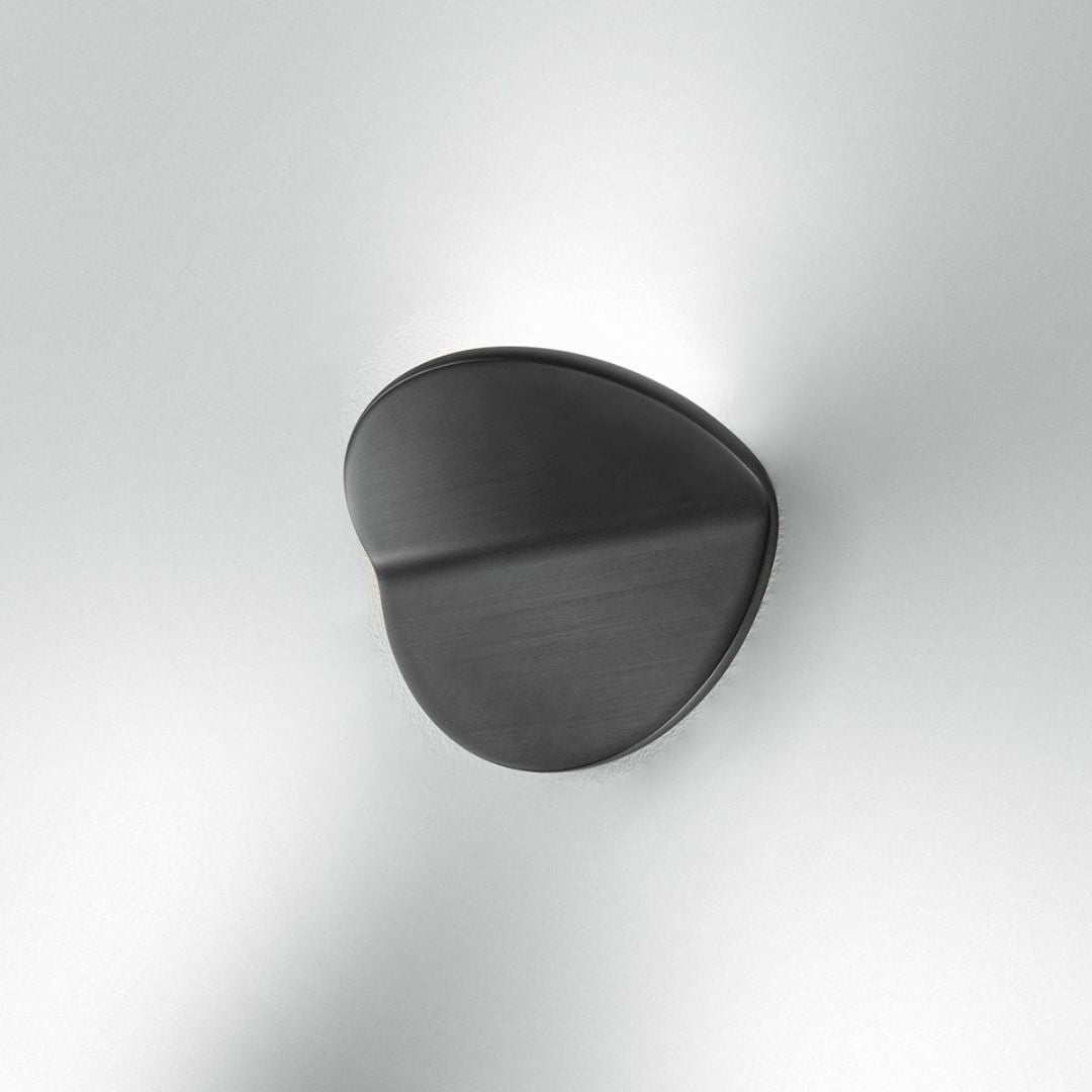 PLUG applique